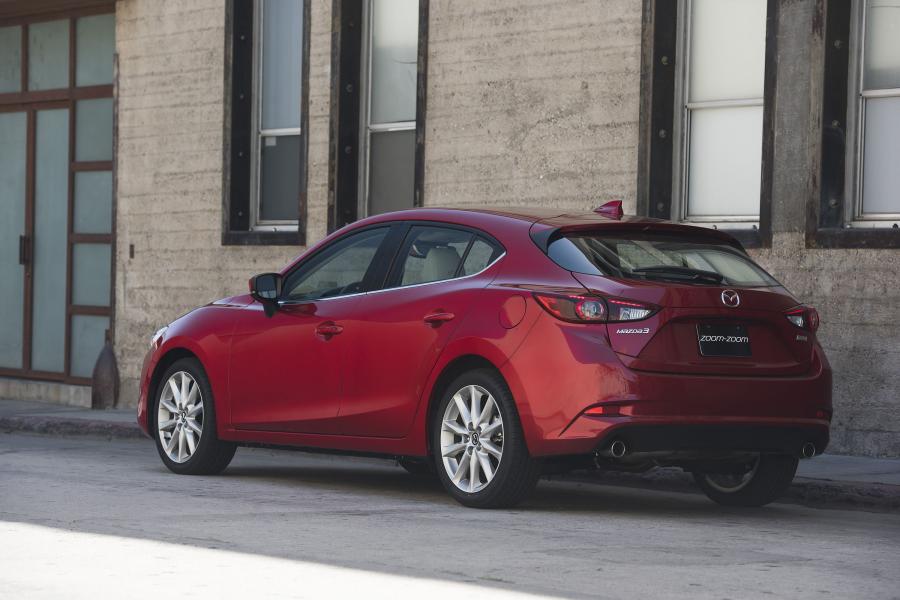  Mazda3 Hatchback 2016 года  (NA) (фото 12 из 24)
